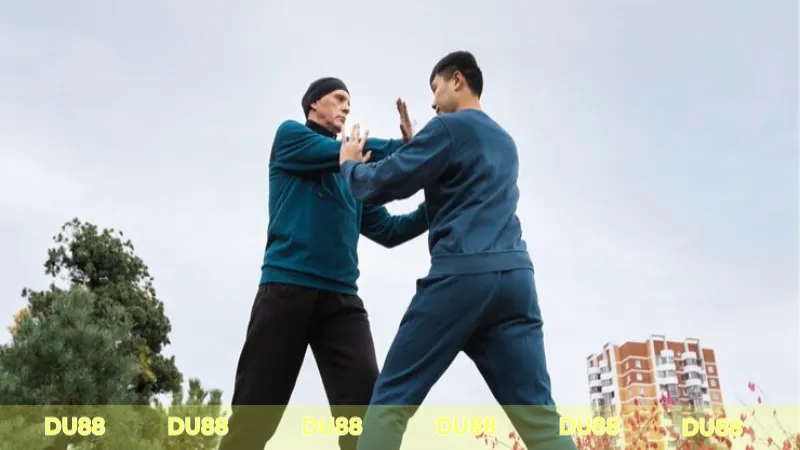 nằm mơ thấy đánh nhau đánh số gì